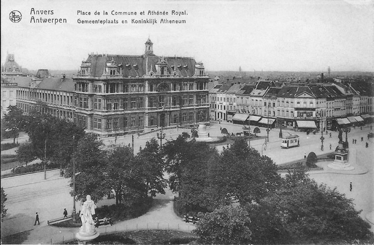 Koninklijk Atheneum in Antwerpen op de toenmalige Gemeenteplaats, nu de Rooseveltplaats (1919).