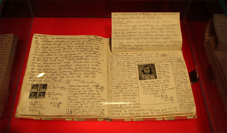 Pagina 92-93 uit het oorsponkelijke dagboek. © Heather Cowper
