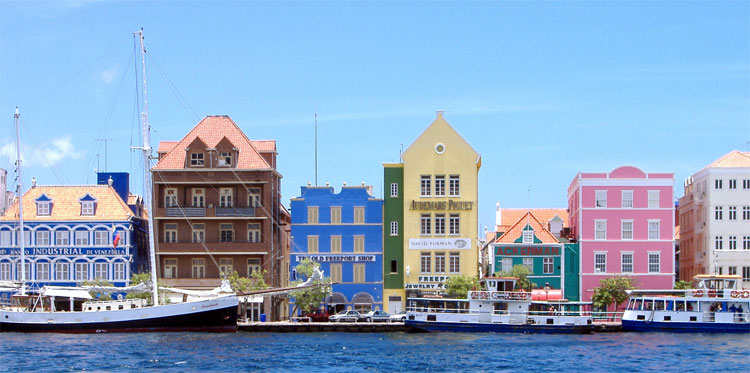 Willemstad, de hoofdstad van Curaçao.