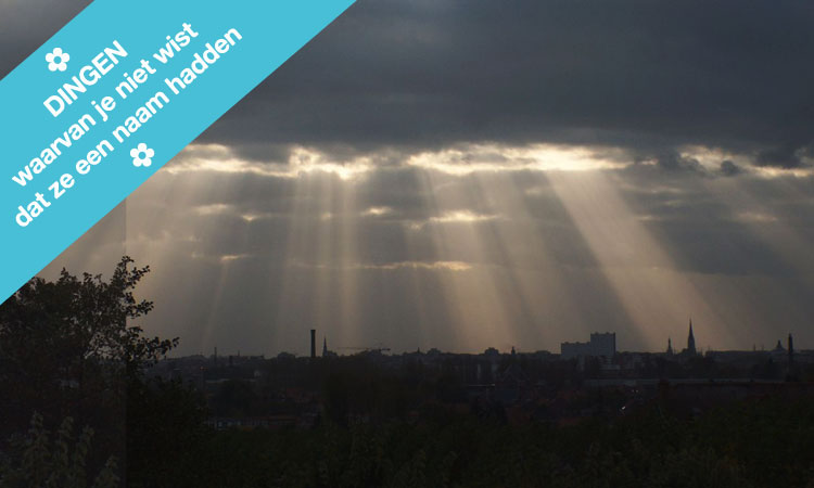 Een van de betekenissen van het woord jacobsladder is 'wolkenstralen'. © fdecomite
