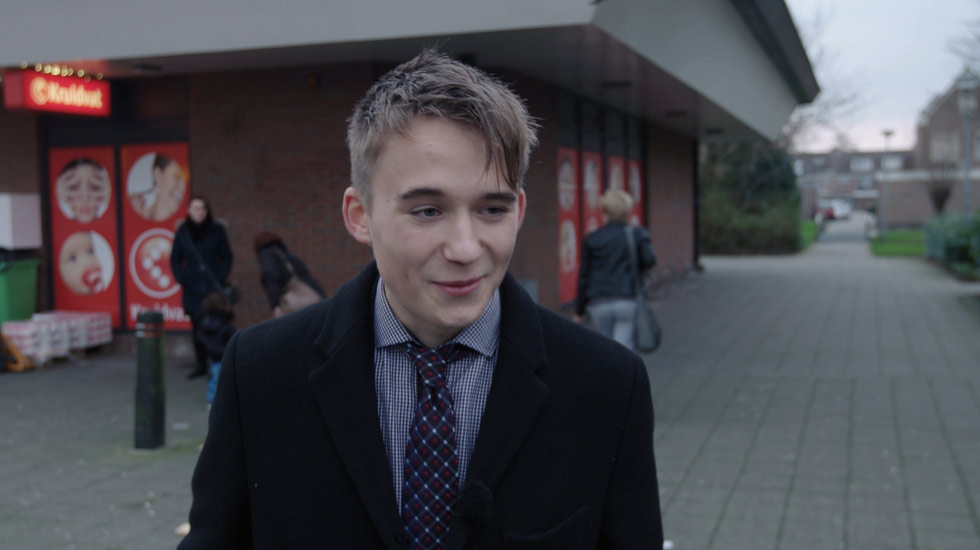 <em> Foto: still uit de video.</em>