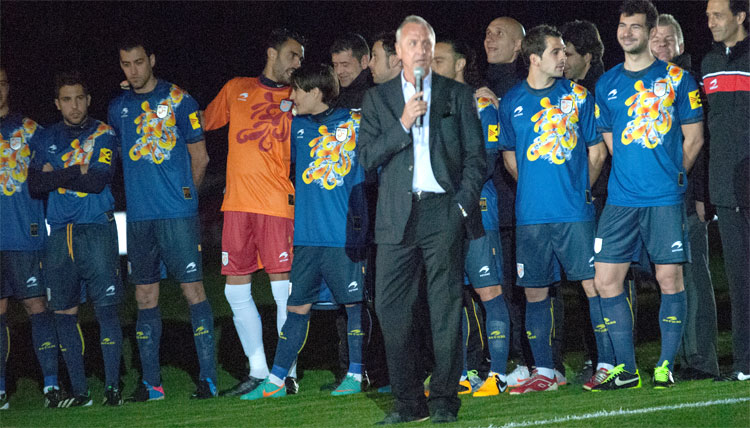Johan Cruyff verzon het pseudo-Spaans 'en uno momento dado' (op een gegeven moment).