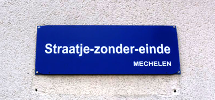 Net als in onder meer Amsterdam, Gent en Zeist, is ook in Mechelen een straat 'zonder eind'. © Kris10