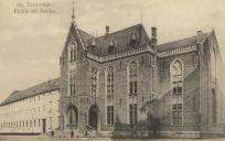 Het toenmalige justitiepaleis in Dendermonde.