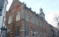 Een universiteitsgebouw op het Rapenburg in Leiden. © Wikimedia Commons