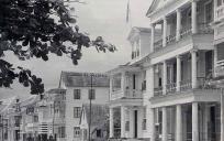 Paramaribo, de hoofdstad van Suriname, in 1955. © Ted Hill