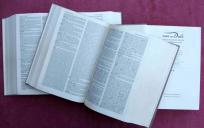 Het woordenboek van Van Dale. © Wikimedia Commons